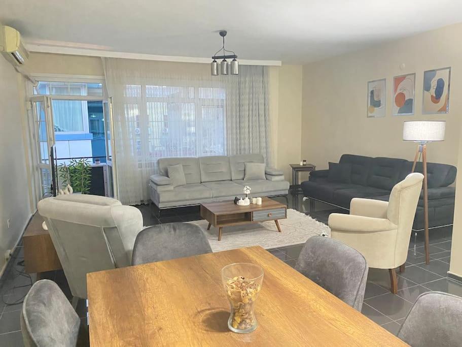 Appartement Comfy - Spacious Flat On The Kadikoey Seaside à Istambul Extérieur photo